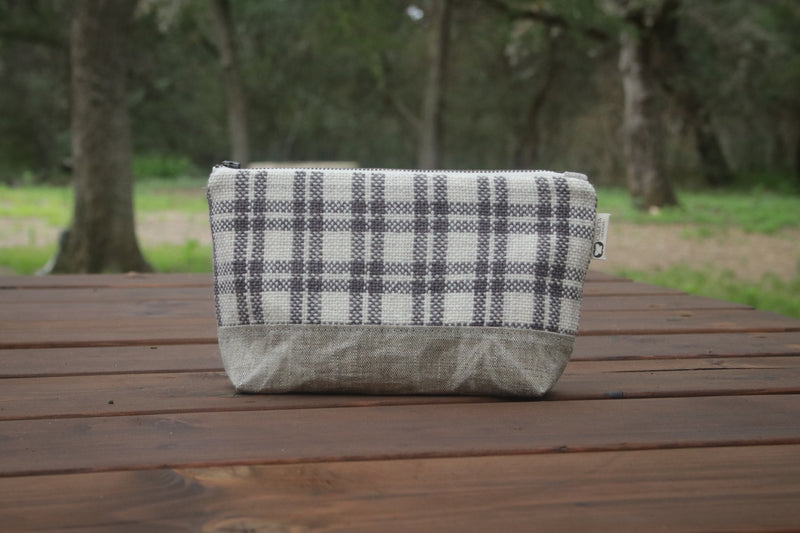 Live Oak Pouch - Linen Plaid