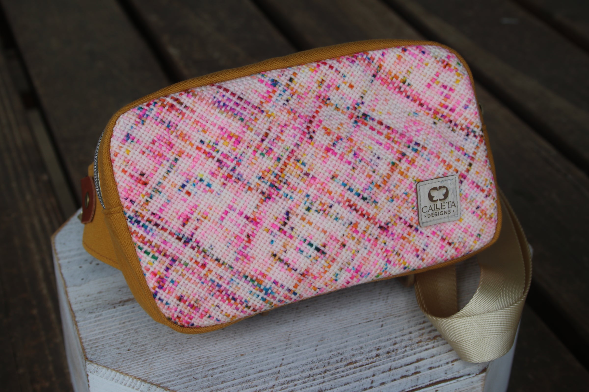 Live Oak Crossbody - Holi